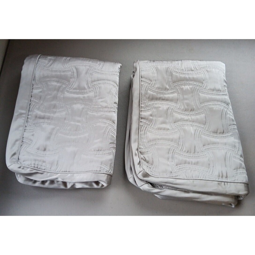 MACY'S QUILTED (2) ZIPPERED PILLOW SHAMS 18X26 Silver Gray Satin Quilted‎ LUXURY